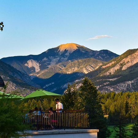 Headwaters Lodge At Eagle Ranch Resort Invermere Bagian luar foto