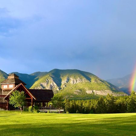Headwaters Lodge At Eagle Ranch Resort Invermere Bagian luar foto