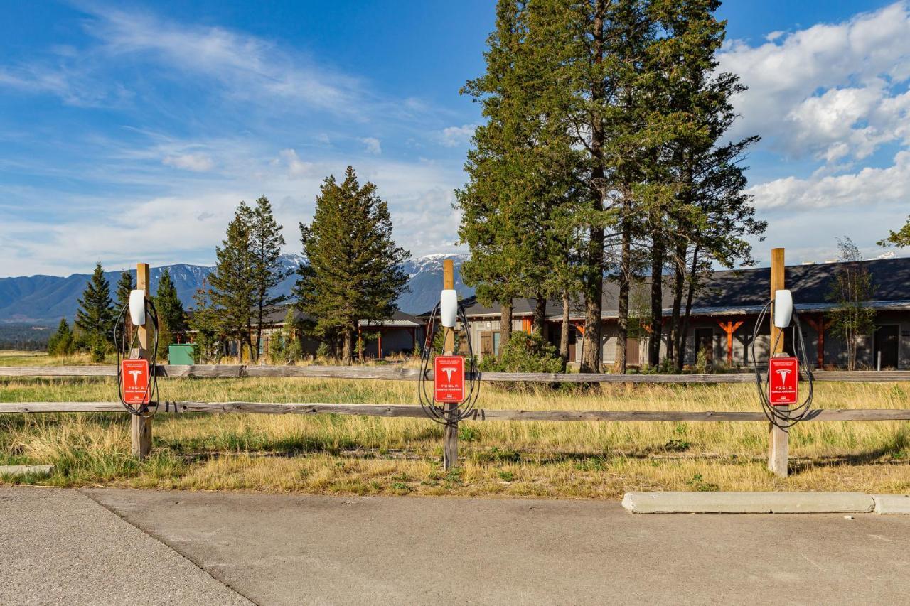 Headwaters Lodge At Eagle Ranch Resort Invermere Bagian luar foto