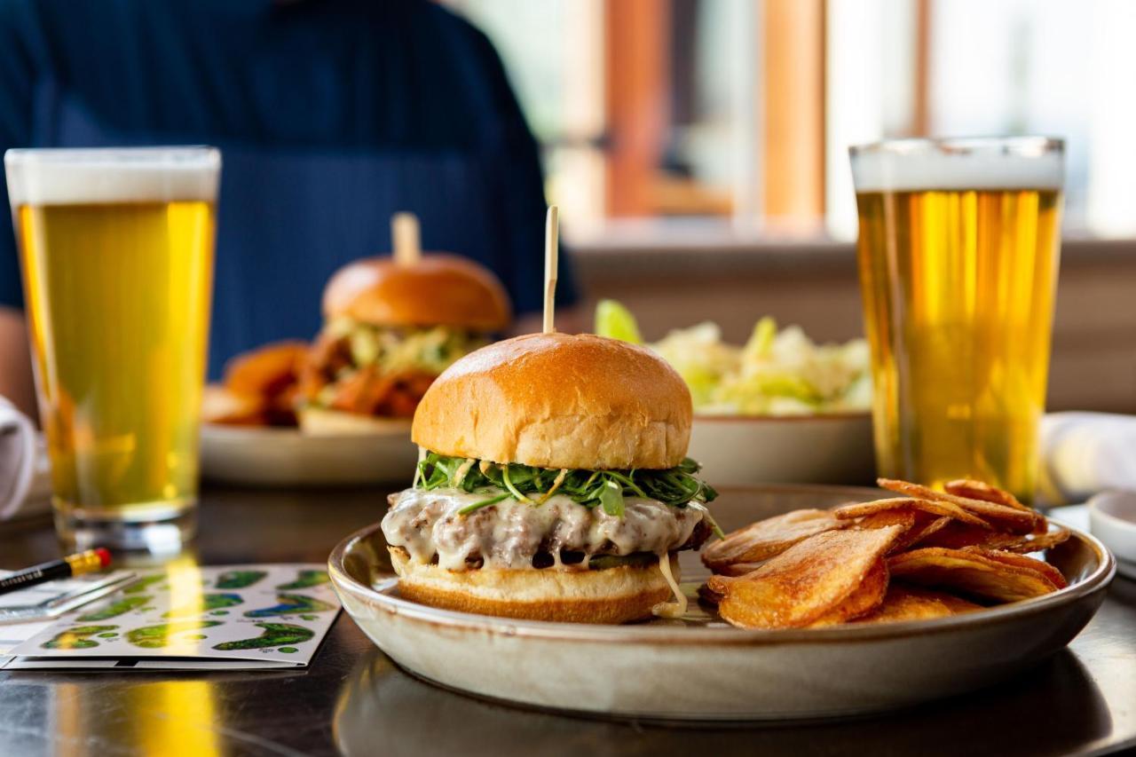 Headwaters Lodge At Eagle Ranch Resort Invermere Bagian luar foto